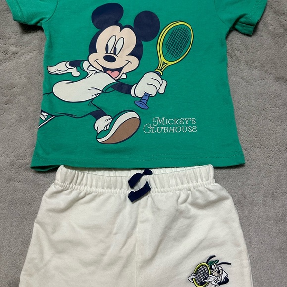 Disney Baby Green Shirt and white short set - Picture 2 of 6
